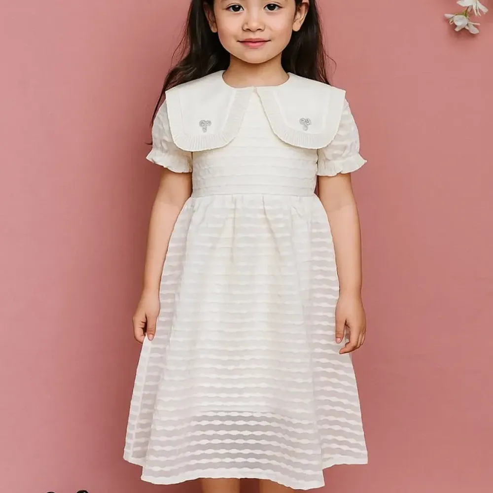 Girls' Dress With Elegant Lace Motif