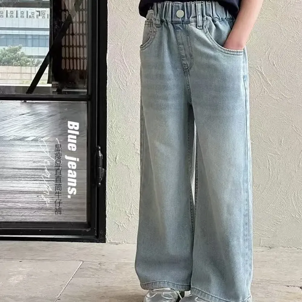 Pants Girl Skyline Wide Daily