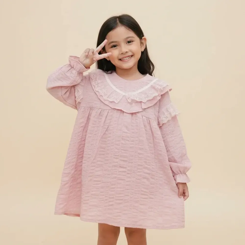 Dress Brukat Wrinkle Colla Pretty