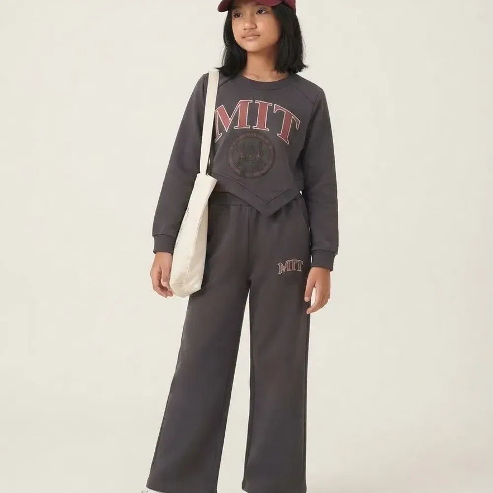 Set Girl Pebble Varsity Charcoal