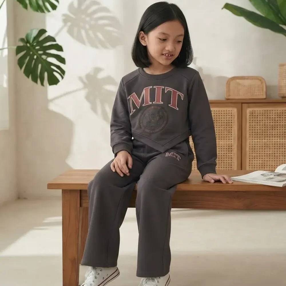 Set Girl Pebble Varsity Charcoal