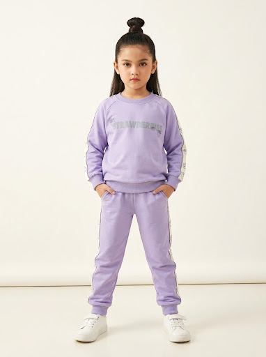 Set Girls Strawberries Lettering Bold Capital โ tampilan lain